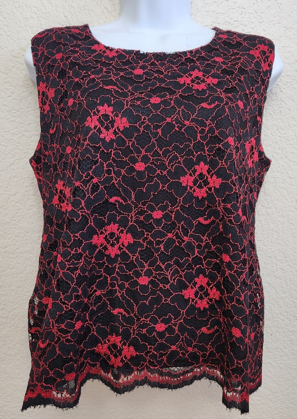 Red Black Lace Overlay Sleeveless Top Large 12 Lightweight Soft Scalloped Hem